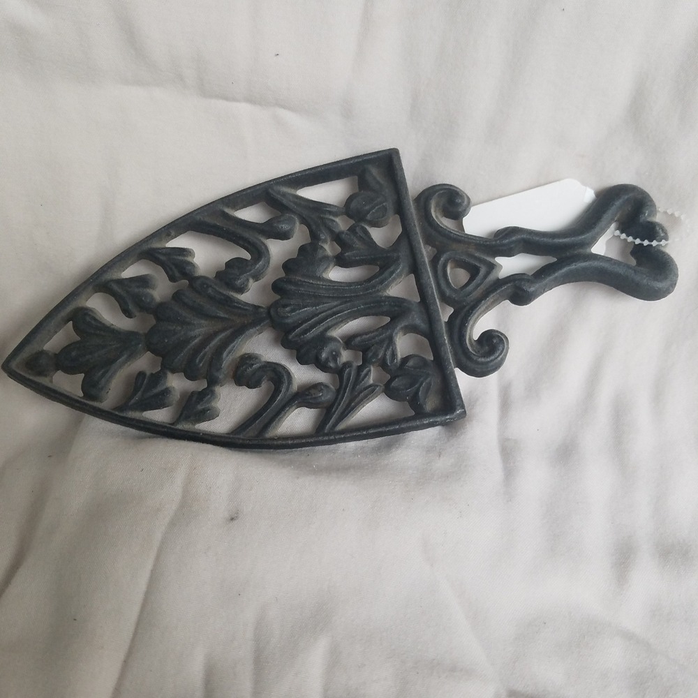 Cast Iron Trivet Ornate Floral Design Vintage Style Decorative Kitchenware